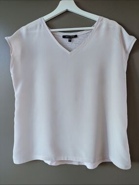 Judith & Charles Silk & Linen V-Neck Top Blush Beige Minimalist Size 8
